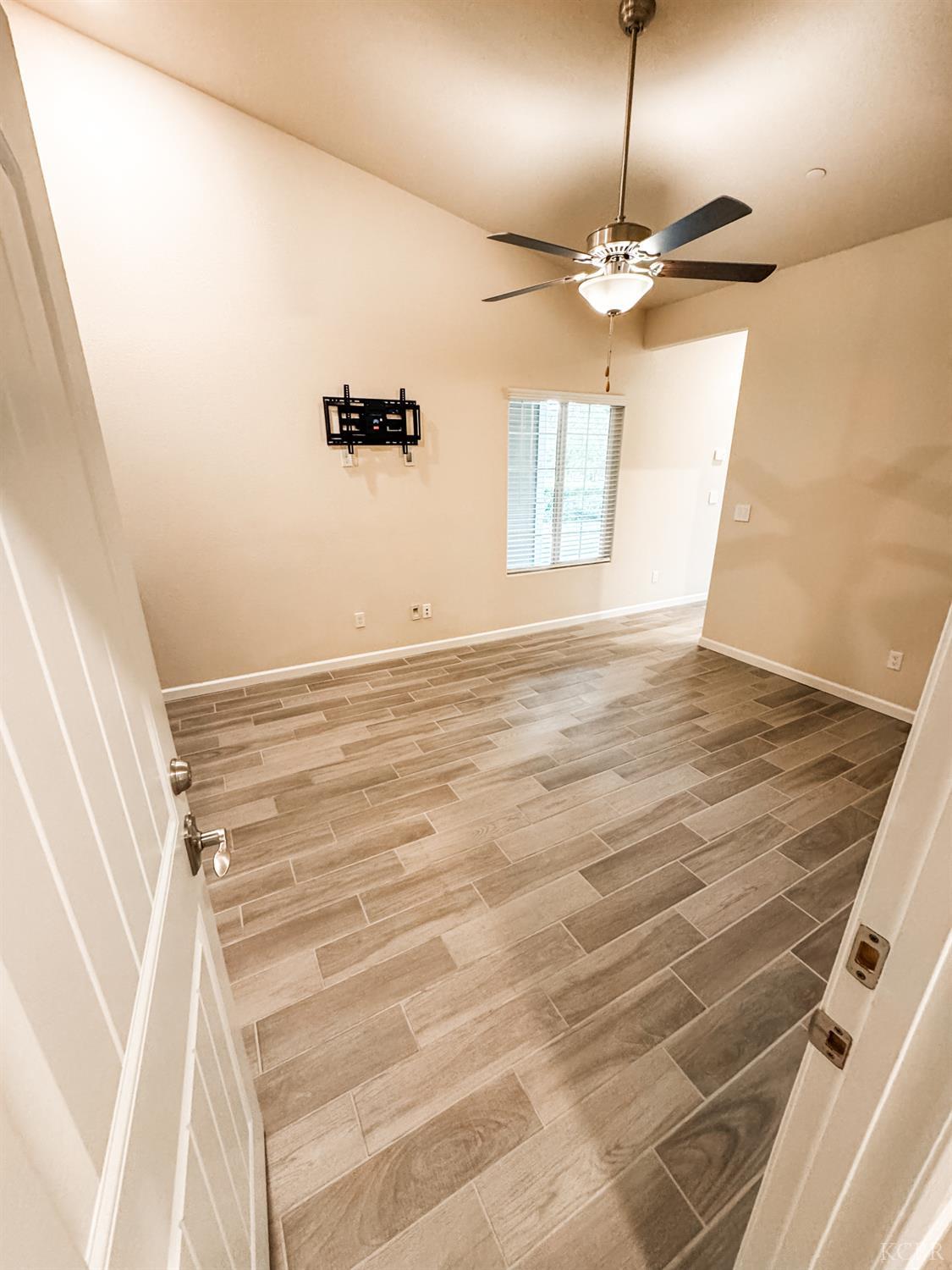 2025 Madeline Dr, Hanford, CA 93230