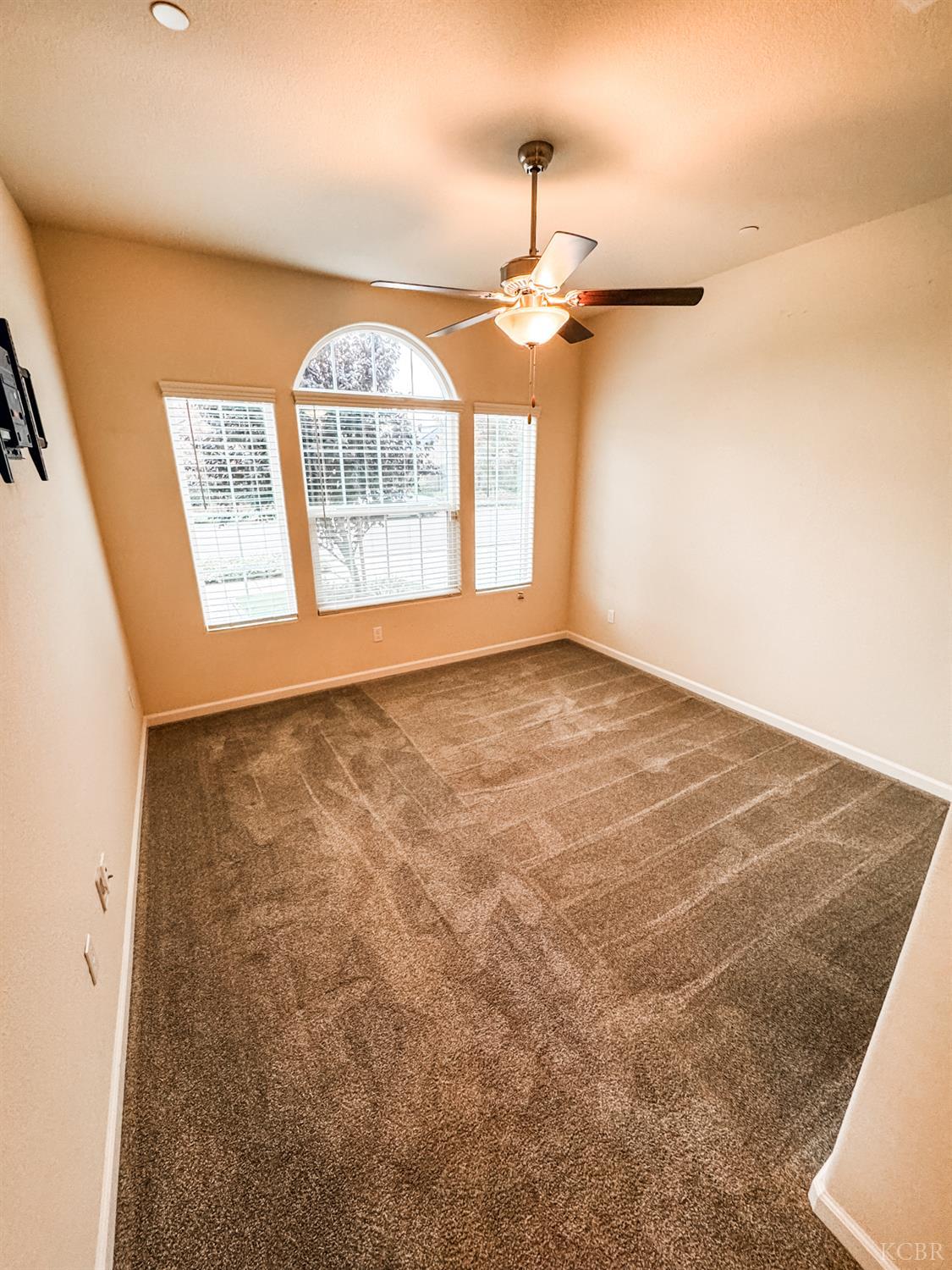 2025 Madeline Dr, Hanford, CA 93230