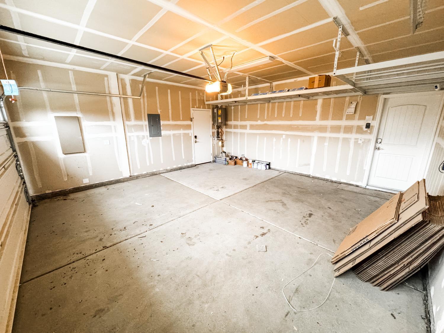 2025 Madeline Dr, Hanford, CA 93230