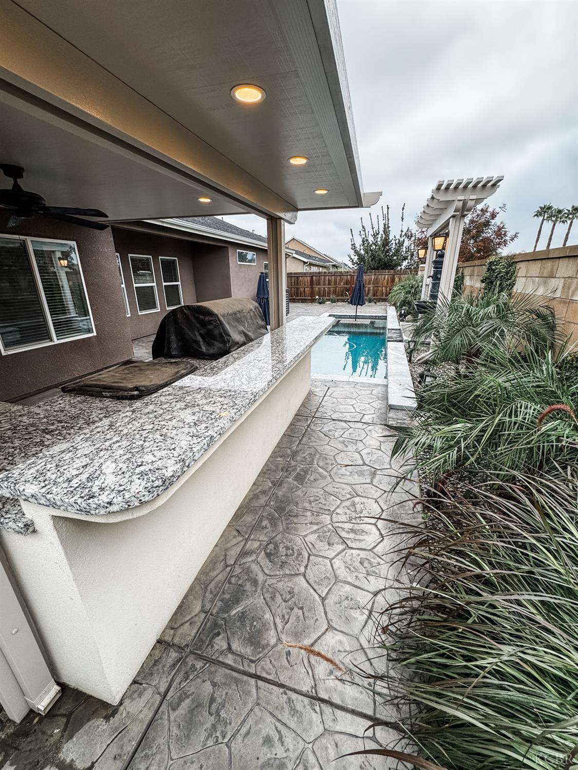 2025 Madeline Dr, Hanford, CA 93230