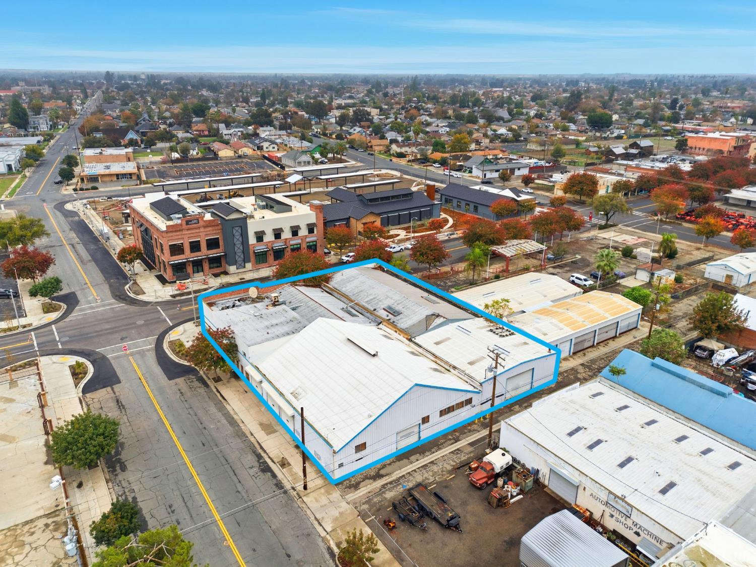 203 E 7th St, Hanford, CA 93230