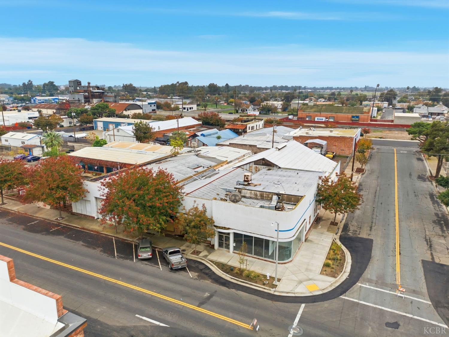 203 E 7th St, Hanford, CA 93230