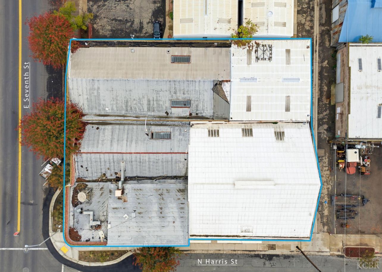 203 E 7th St, Hanford, CA 93230