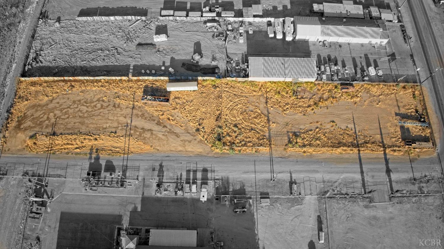 2 E Lacey Blvd, Hanford, CA 93230