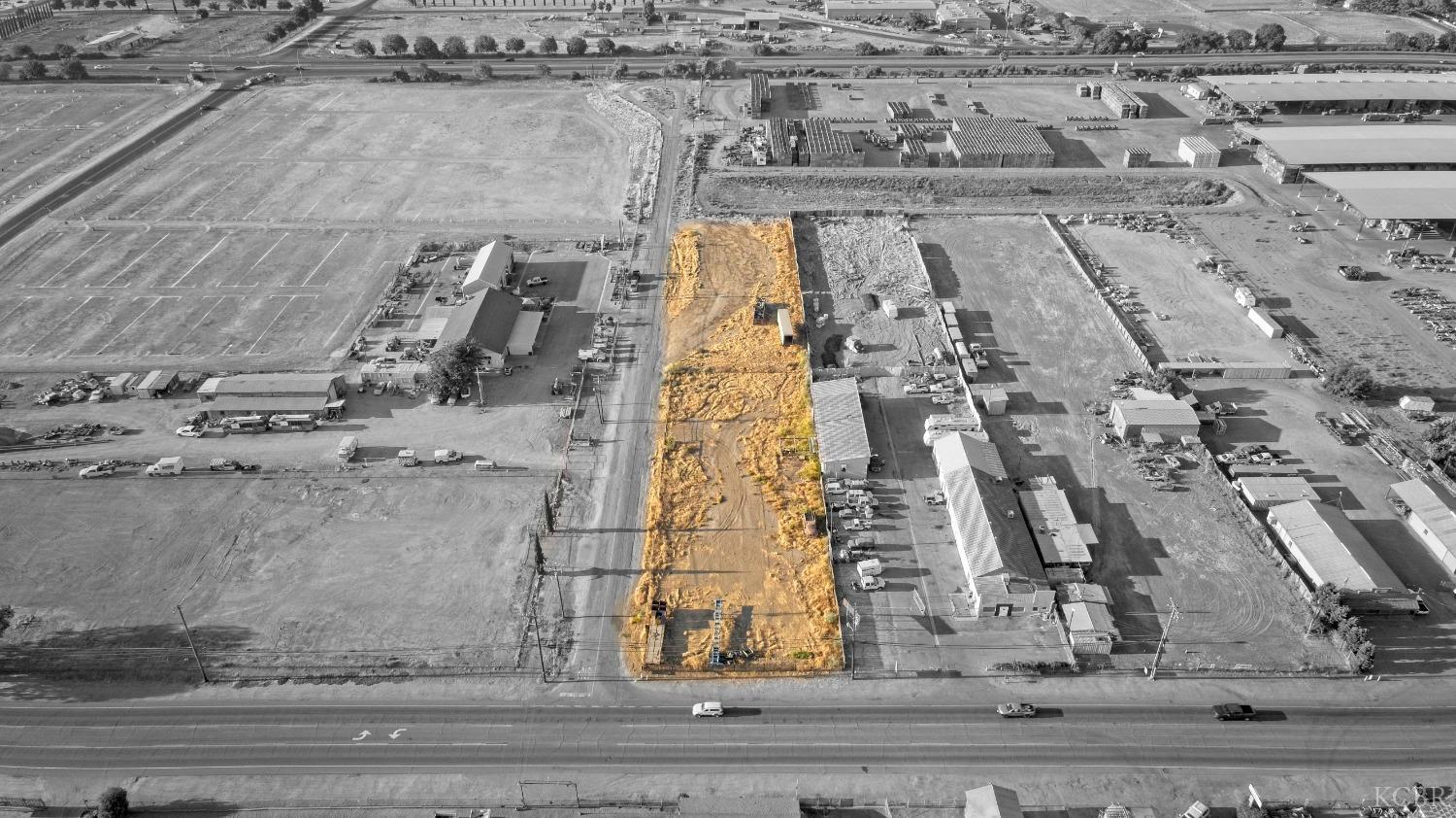 2 E Lacey Blvd, Hanford, CA 93230