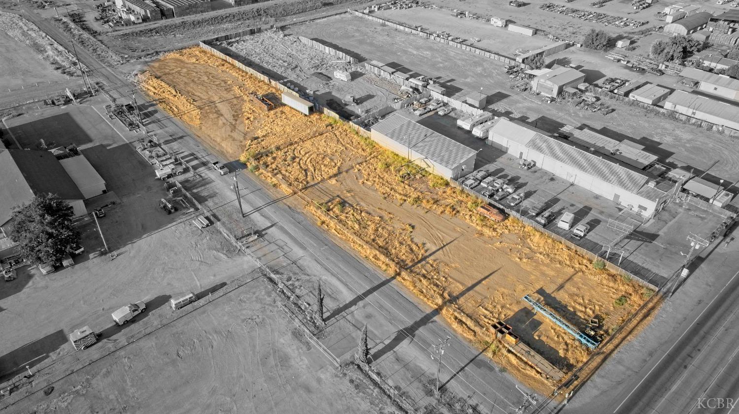 2 E Lacey Blvd, Hanford, CA 93230