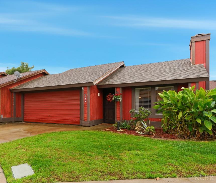922 E Oakridge Ave, Visalia, CA 93292