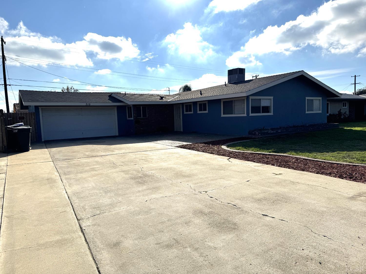 315 W Glendale Ave, Lemoore, CA 93245