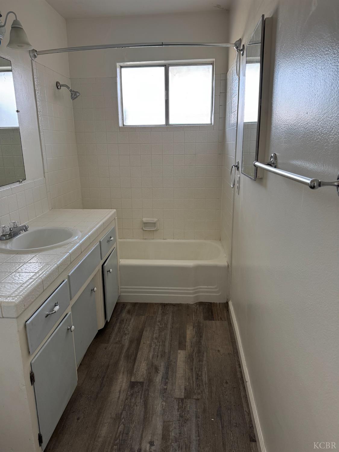 315 W Glendale Ave, Lemoore, CA 93245