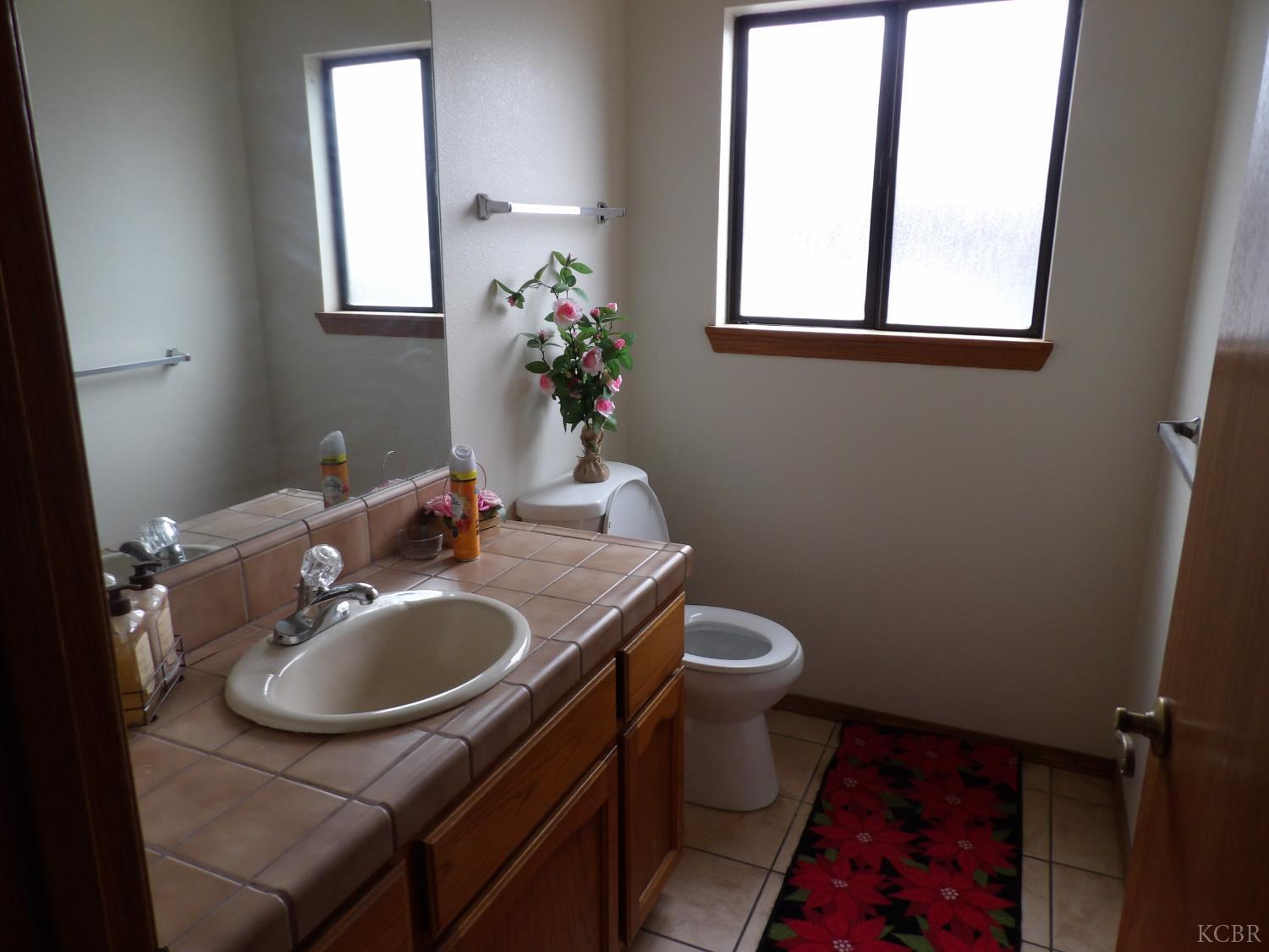 495 Ash St, Lemoore, CA 93245