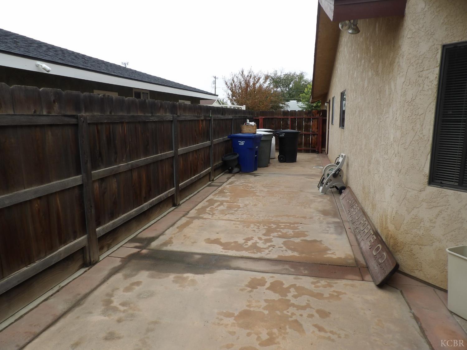 495 Ash St, Lemoore, CA 93245