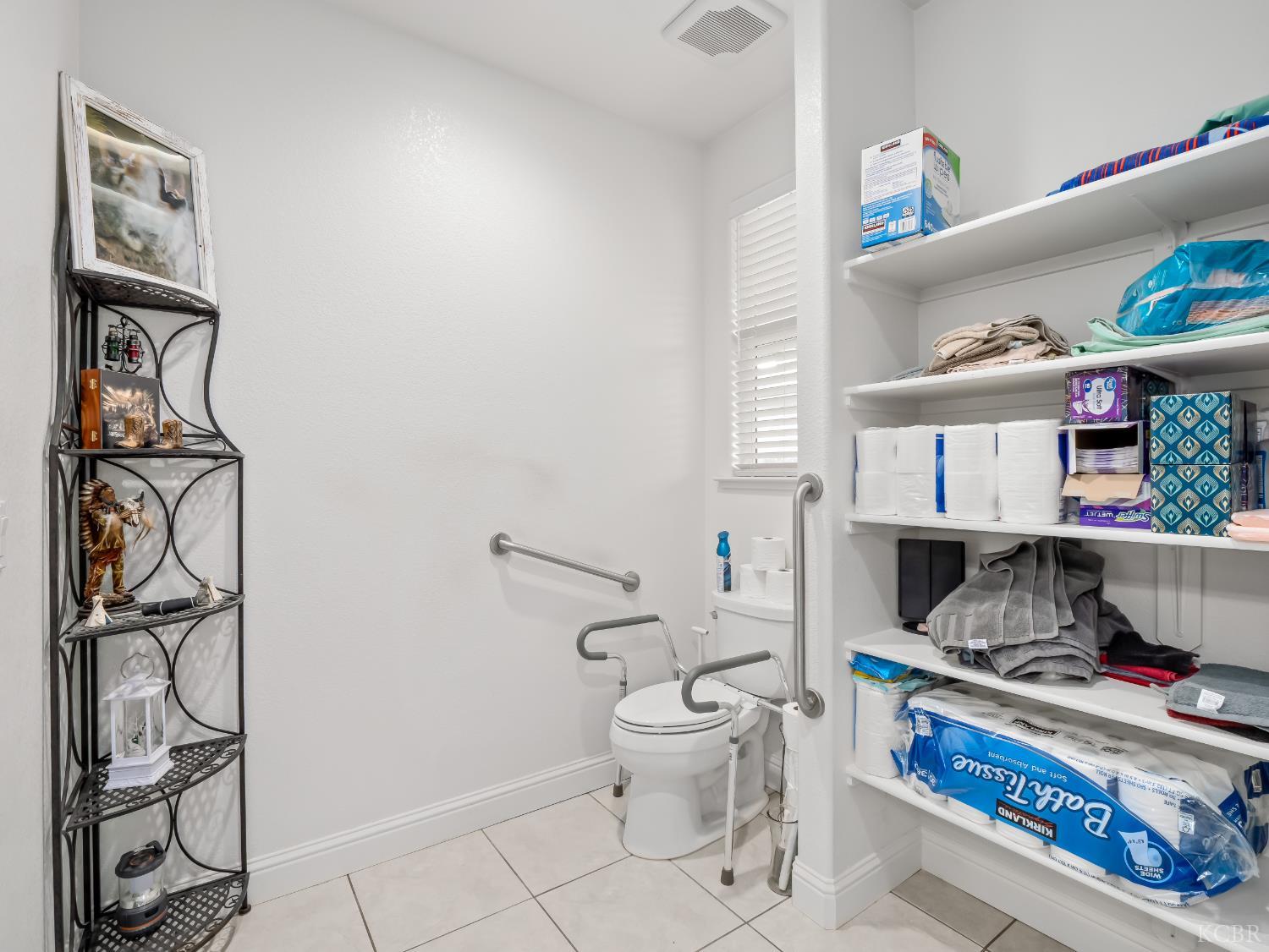 425 Karen Ave, Kerman, CA 93630