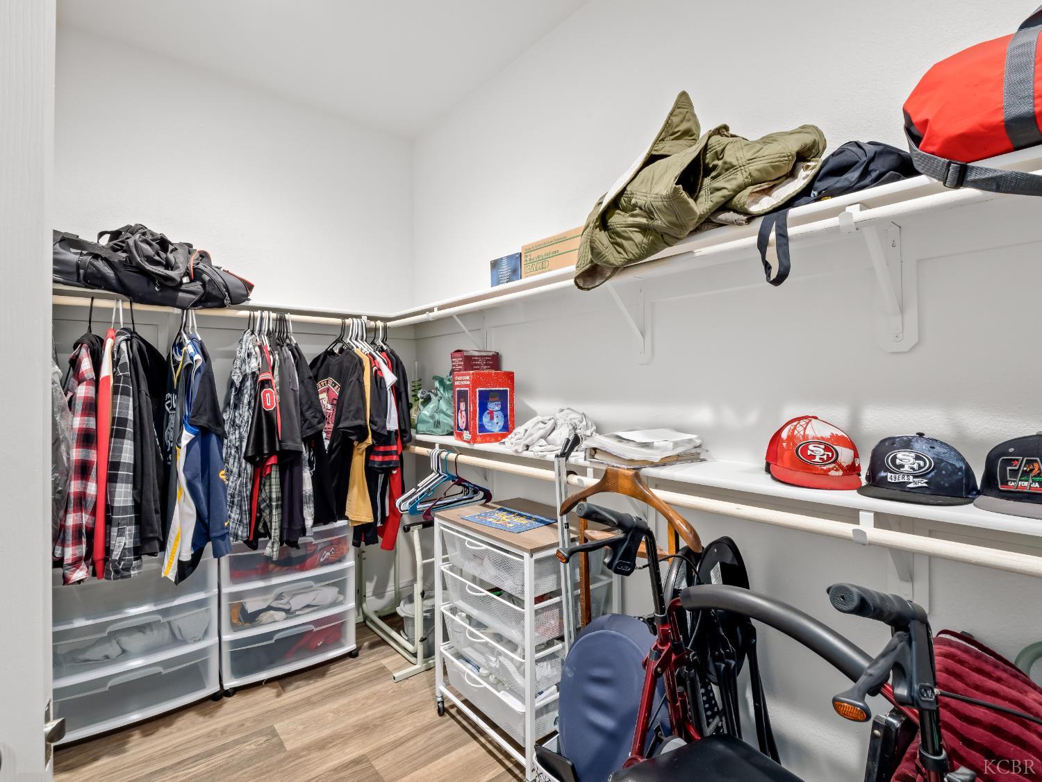 425 Karen Ave, Kerman, CA 93630