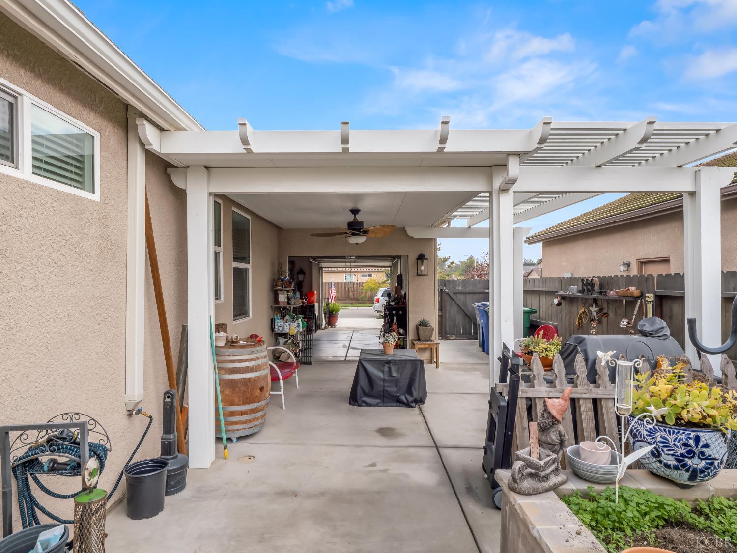425 Karen Ave, Kerman, CA 93630