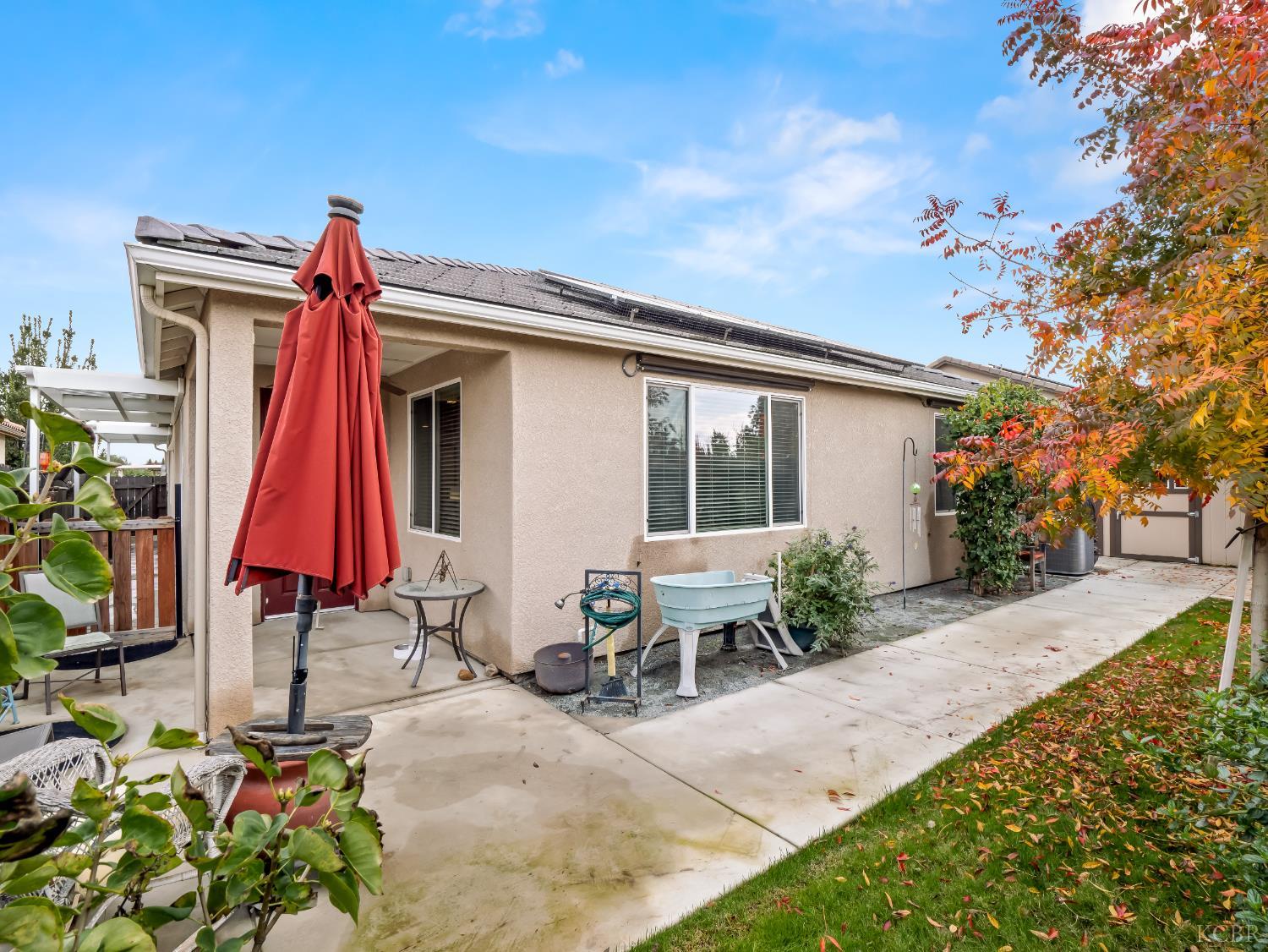 425 Karen Ave, Kerman, CA 93630