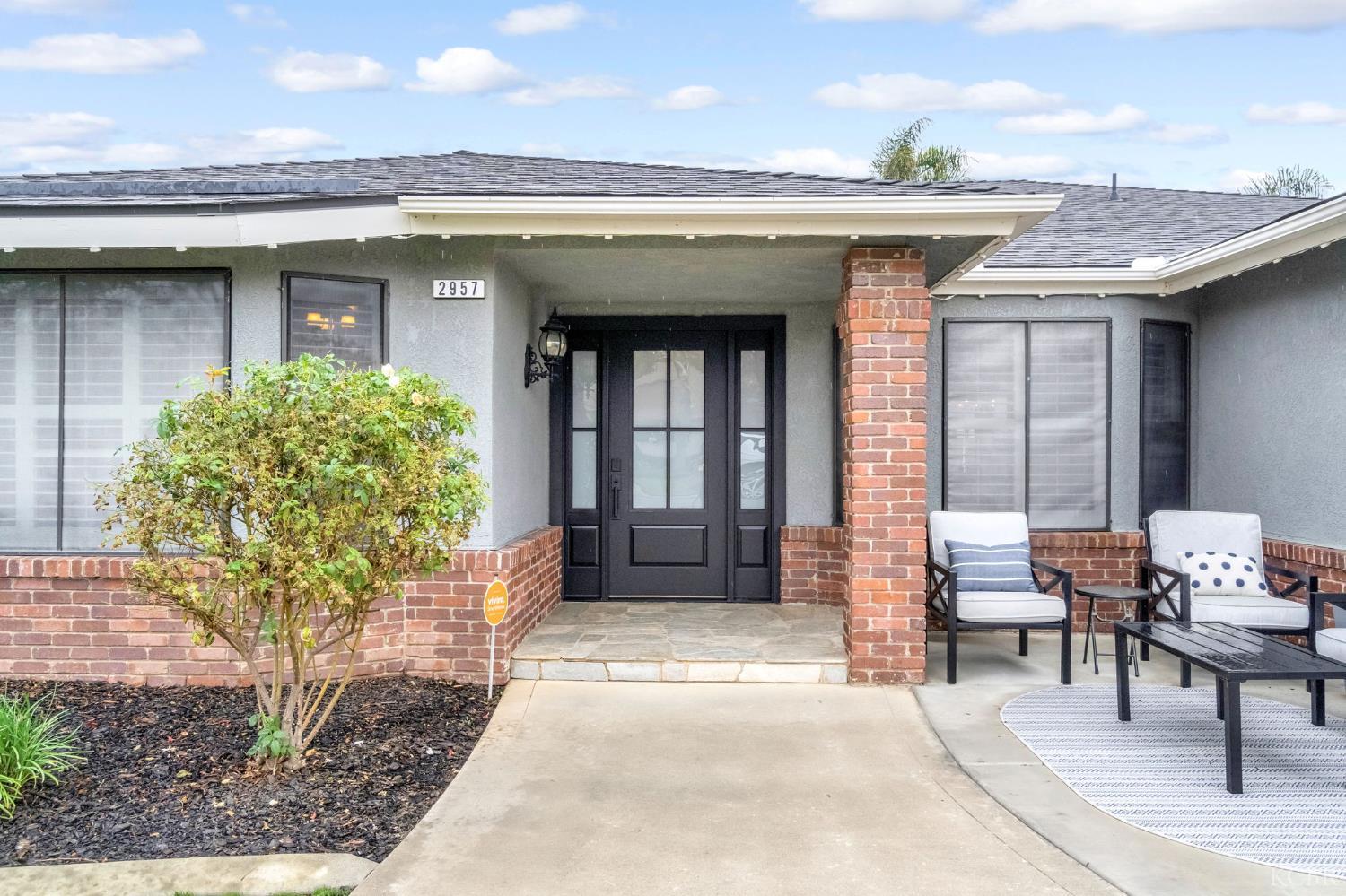 2957 Aspen St, Hanford, CA 93230