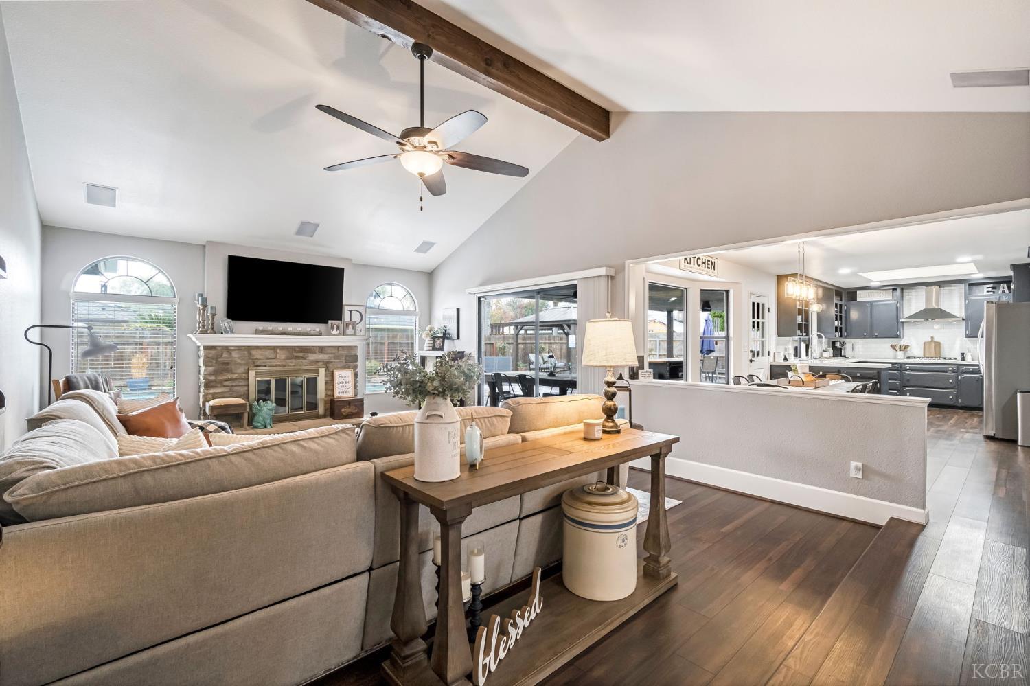 2957 Aspen St, Hanford, CA 93230