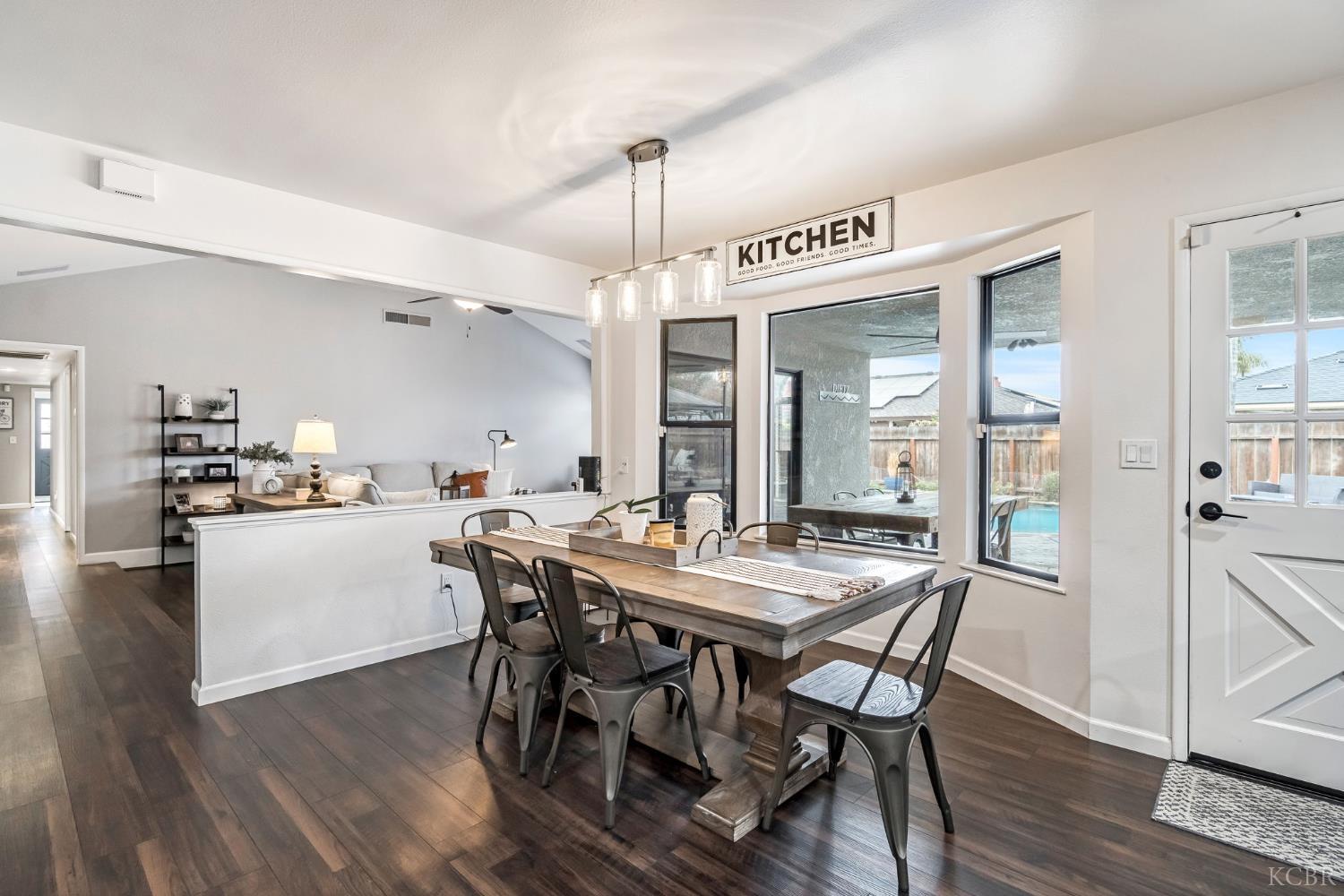 2957 Aspen St, Hanford, CA 93230