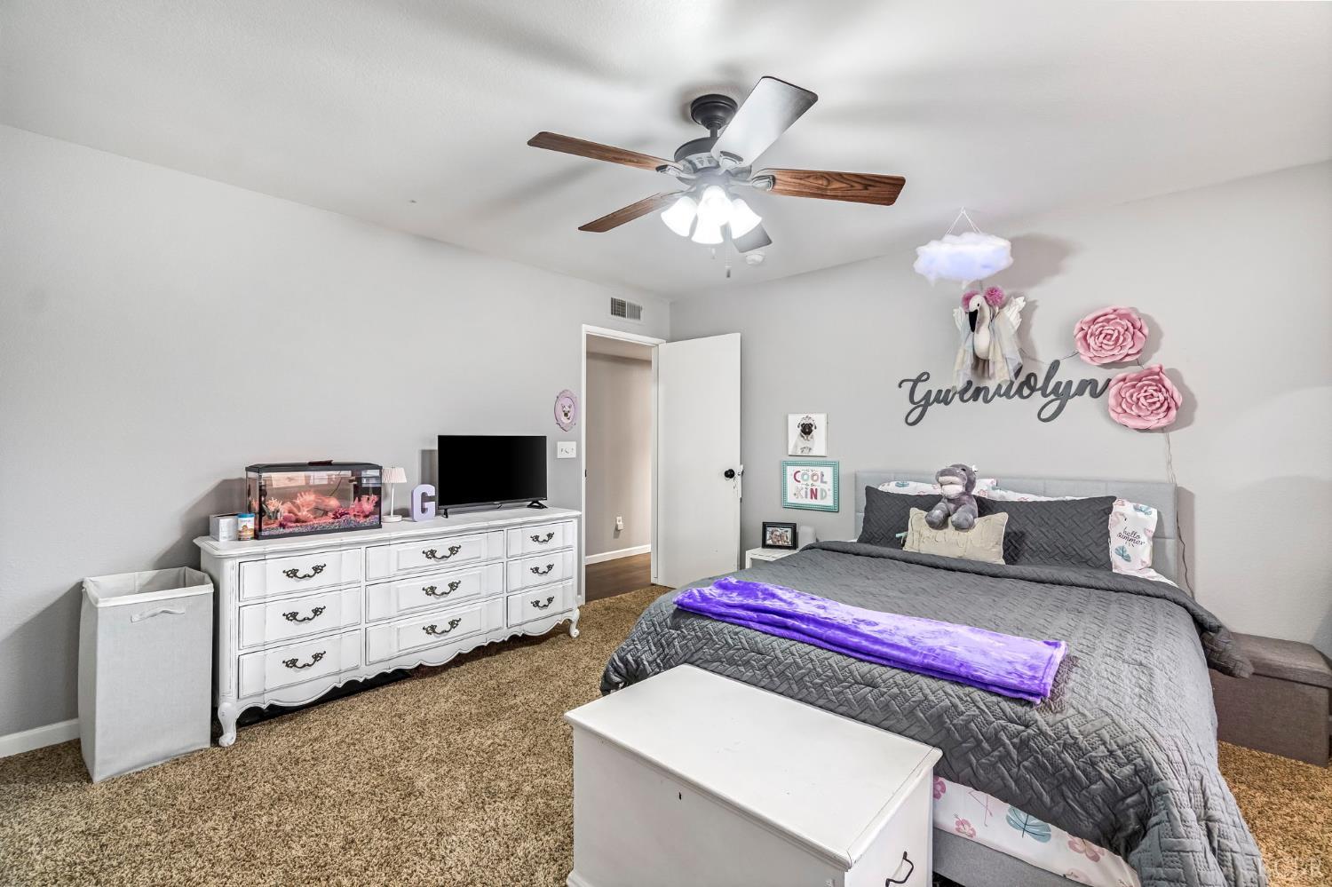 2957 Aspen St, Hanford, CA 93230