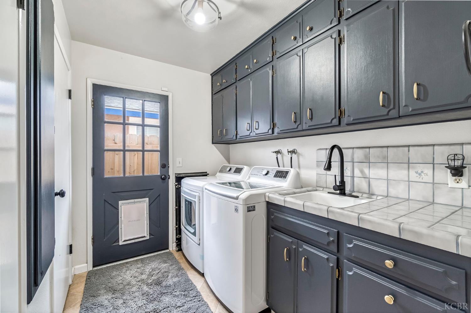 2957 Aspen St, Hanford, CA 93230