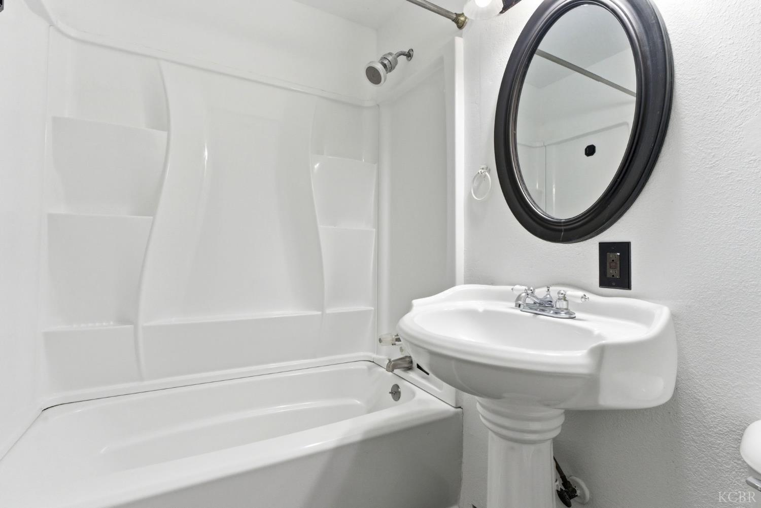 10139 David St, Hanford, CA 93230