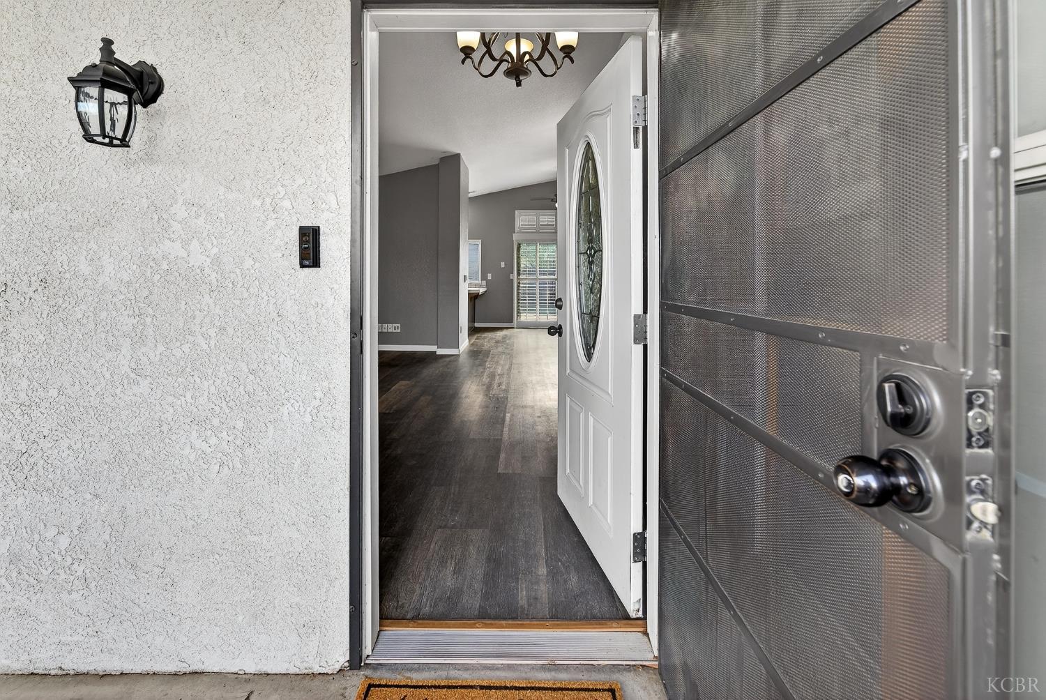 907 E Palm Dr, Hanford, CA 93230