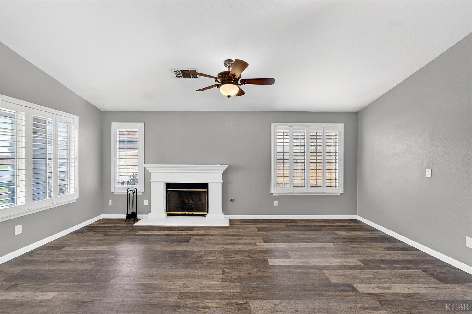 907 E Palm Dr, Hanford, CA 93230