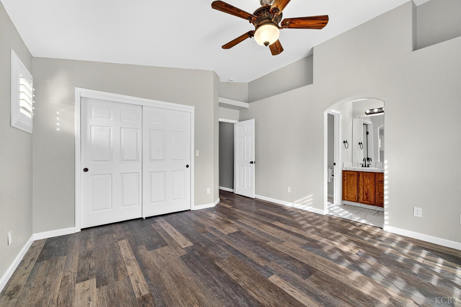 907 E Palm Dr, Hanford, CA 93230