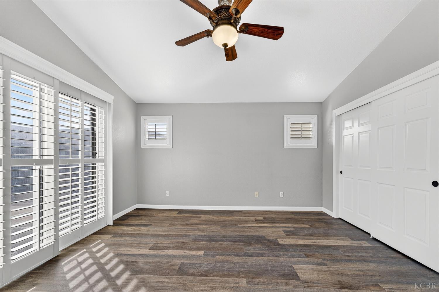 907 E Palm Dr, Hanford, CA 93230