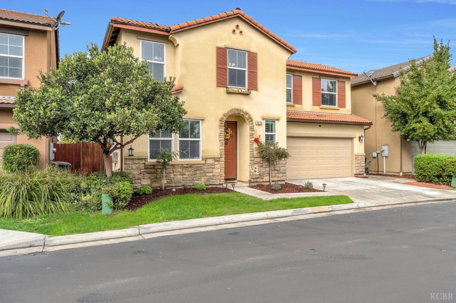 2470 Chardonnay Pl, Hanford, CA 93230