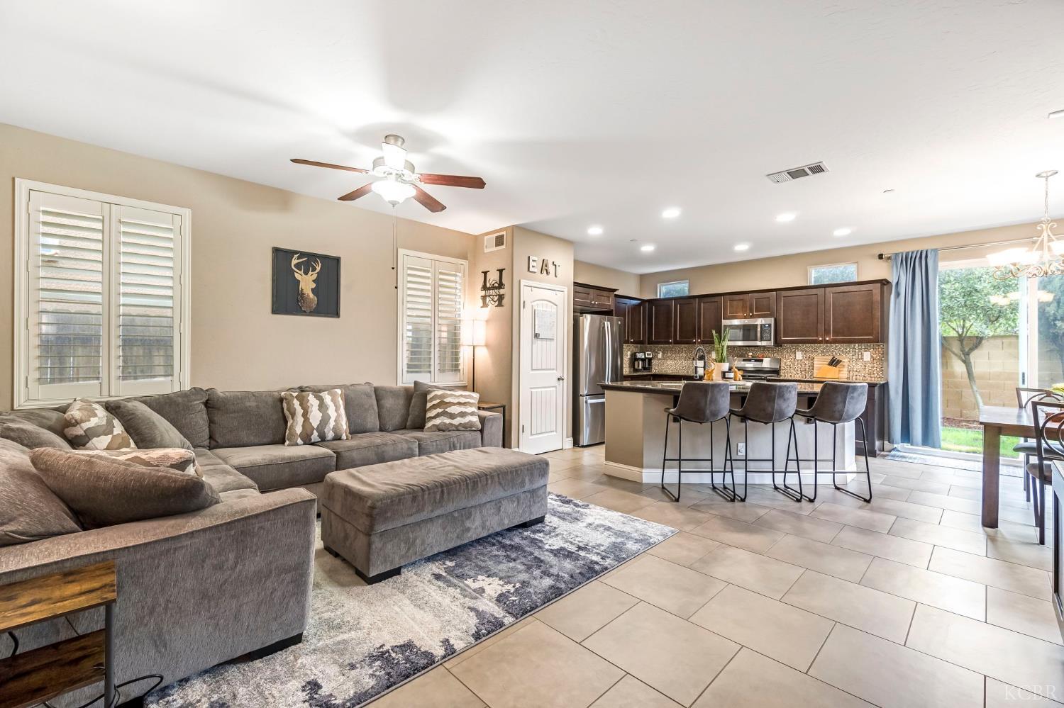 2470 Chardonnay Pl, Hanford, CA 93230