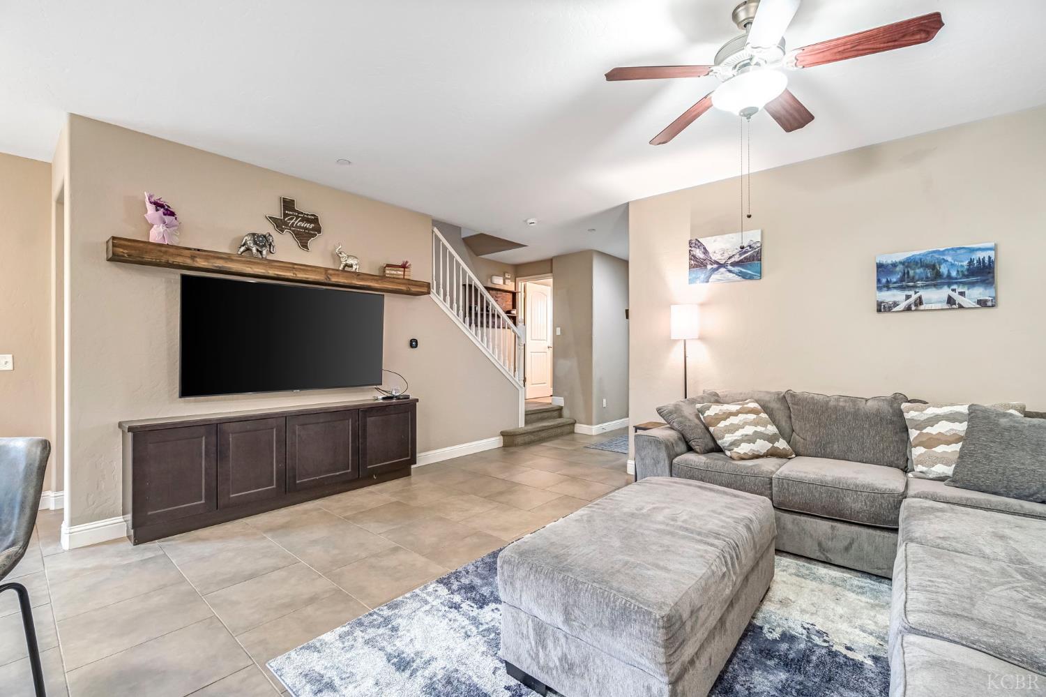 2470 Chardonnay Pl, Hanford, CA 93230