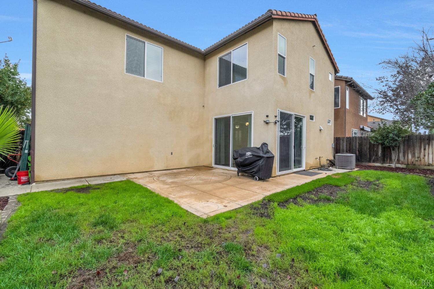 2470 Chardonnay Pl, Hanford, CA 93230