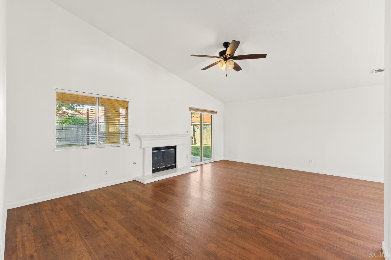 2440 Ashwood Ct, Hanford, CA 93230