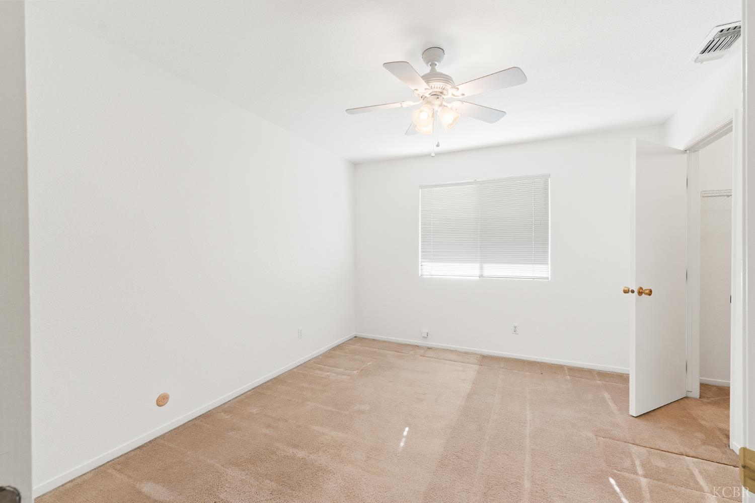 2440 Ashwood Ct, Hanford, CA 93230