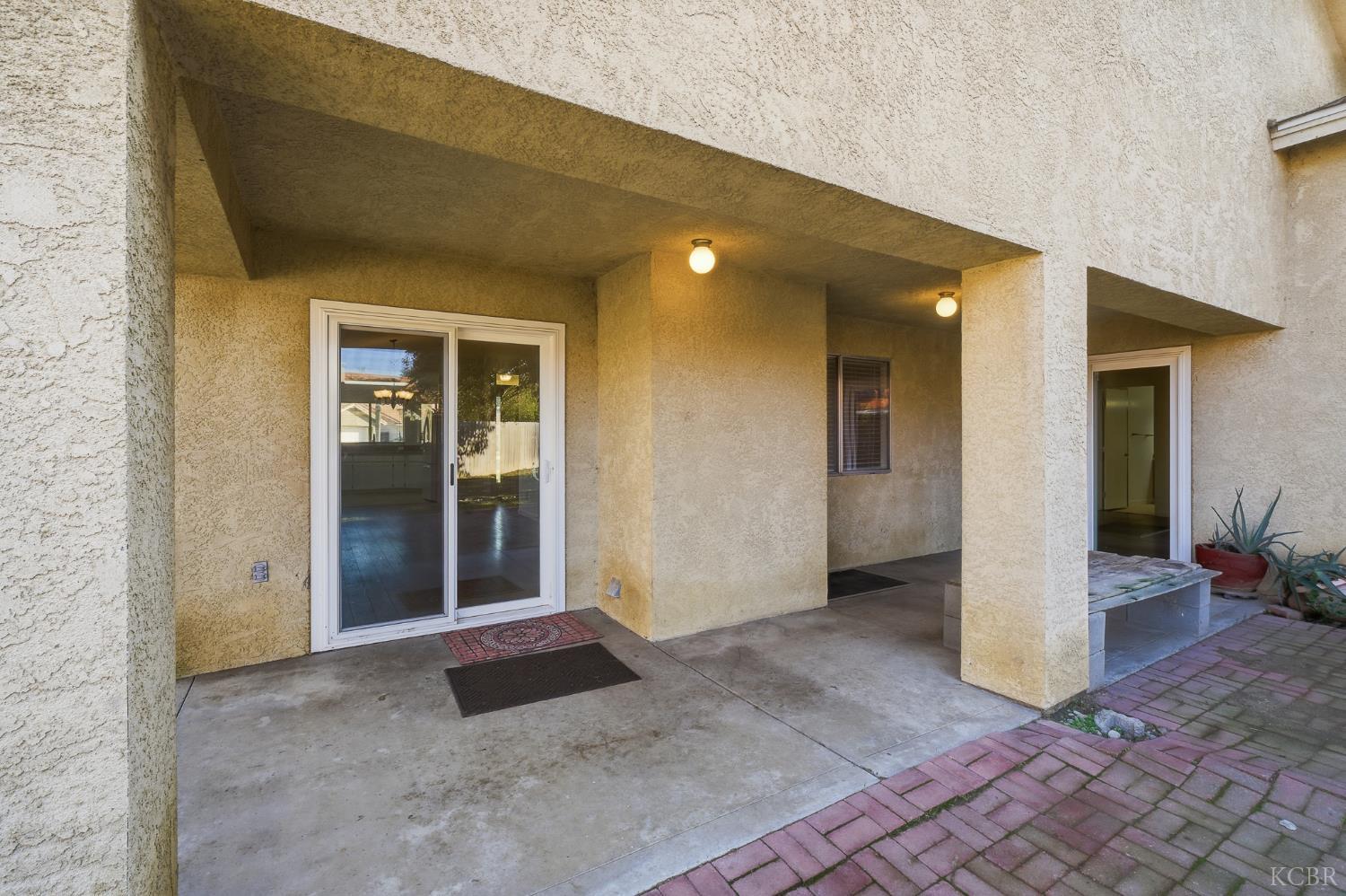 2440 Ashwood Ct, Hanford, CA 93230