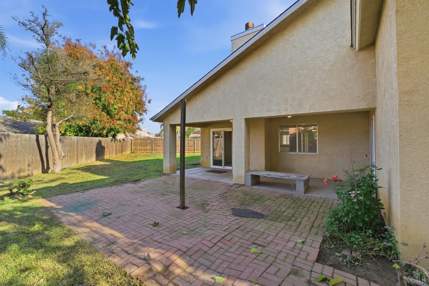 2440 Ashwood Ct, Hanford, CA 93230