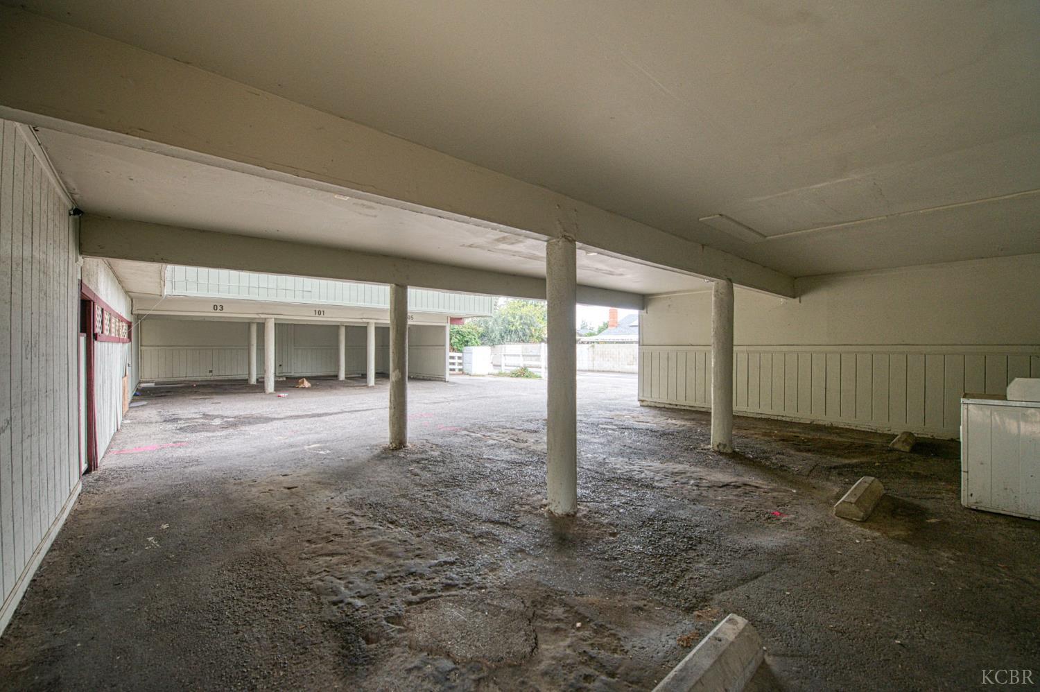 521 W Ashlan Ave, Clovis, CA 93612