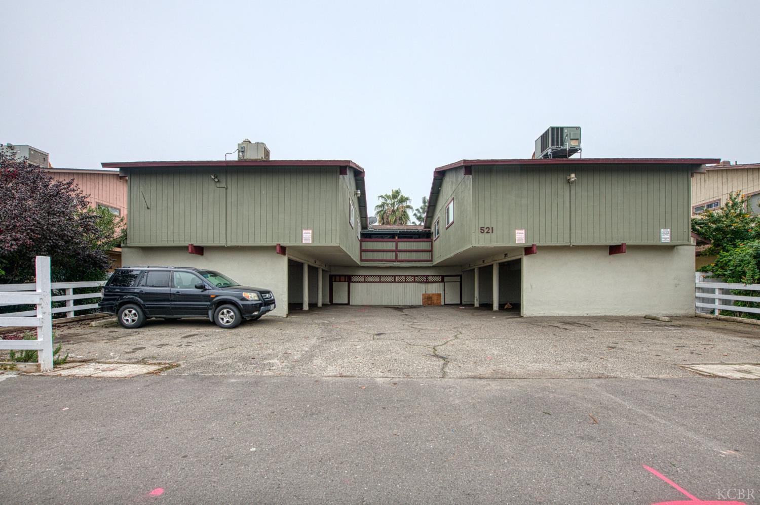 521 W Ashlan Ave, Clovis, CA 93612