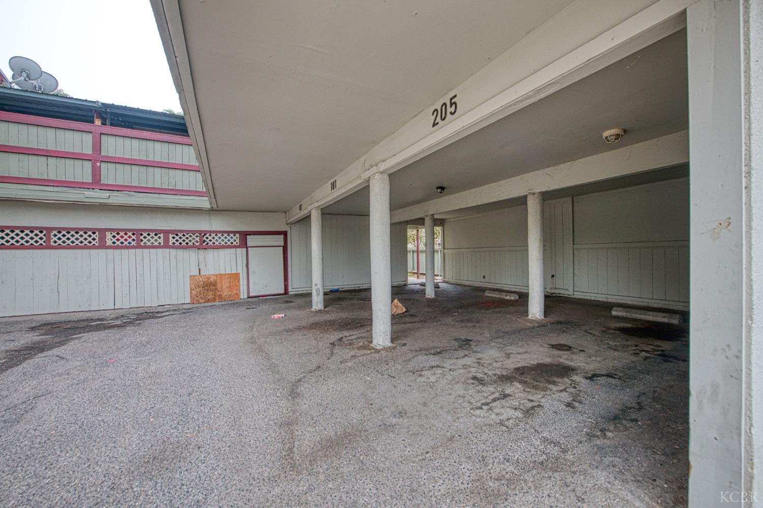 521 W Ashlan Ave, Clovis, CA 93612