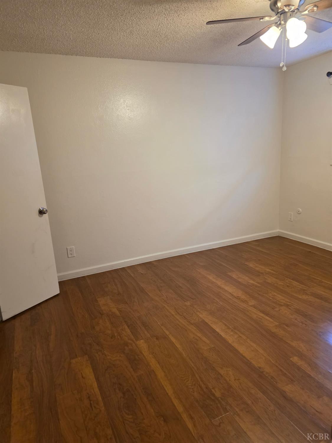 521 W Ashlan Ave, Clovis, CA 93612