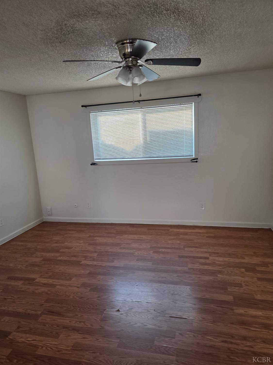 521 W Ashlan Ave, Clovis, CA 93612