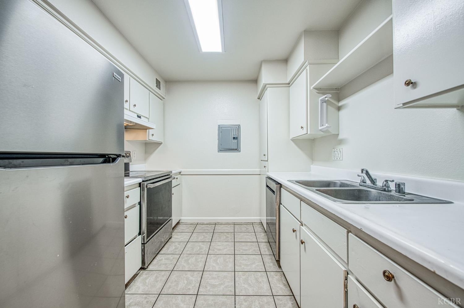 541 W Ashlan Ave, Clovis, CA 93612