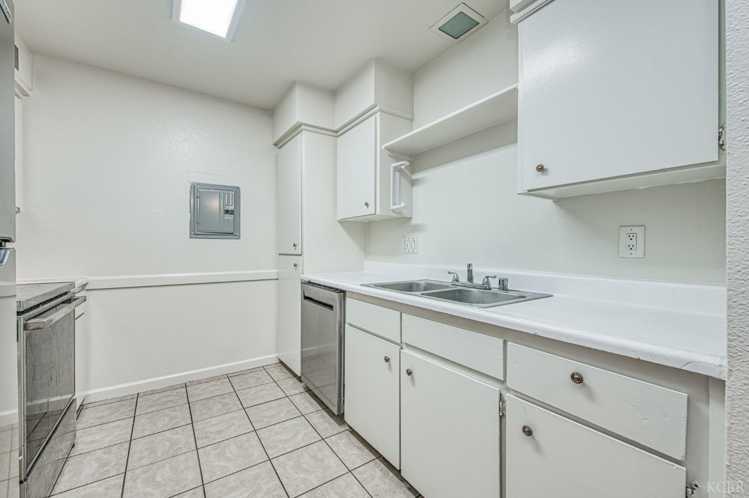 541 W Ashlan Ave, Clovis, CA 93612