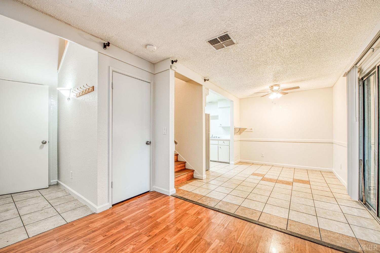 541 W Ashlan Ave, Clovis, CA 93612