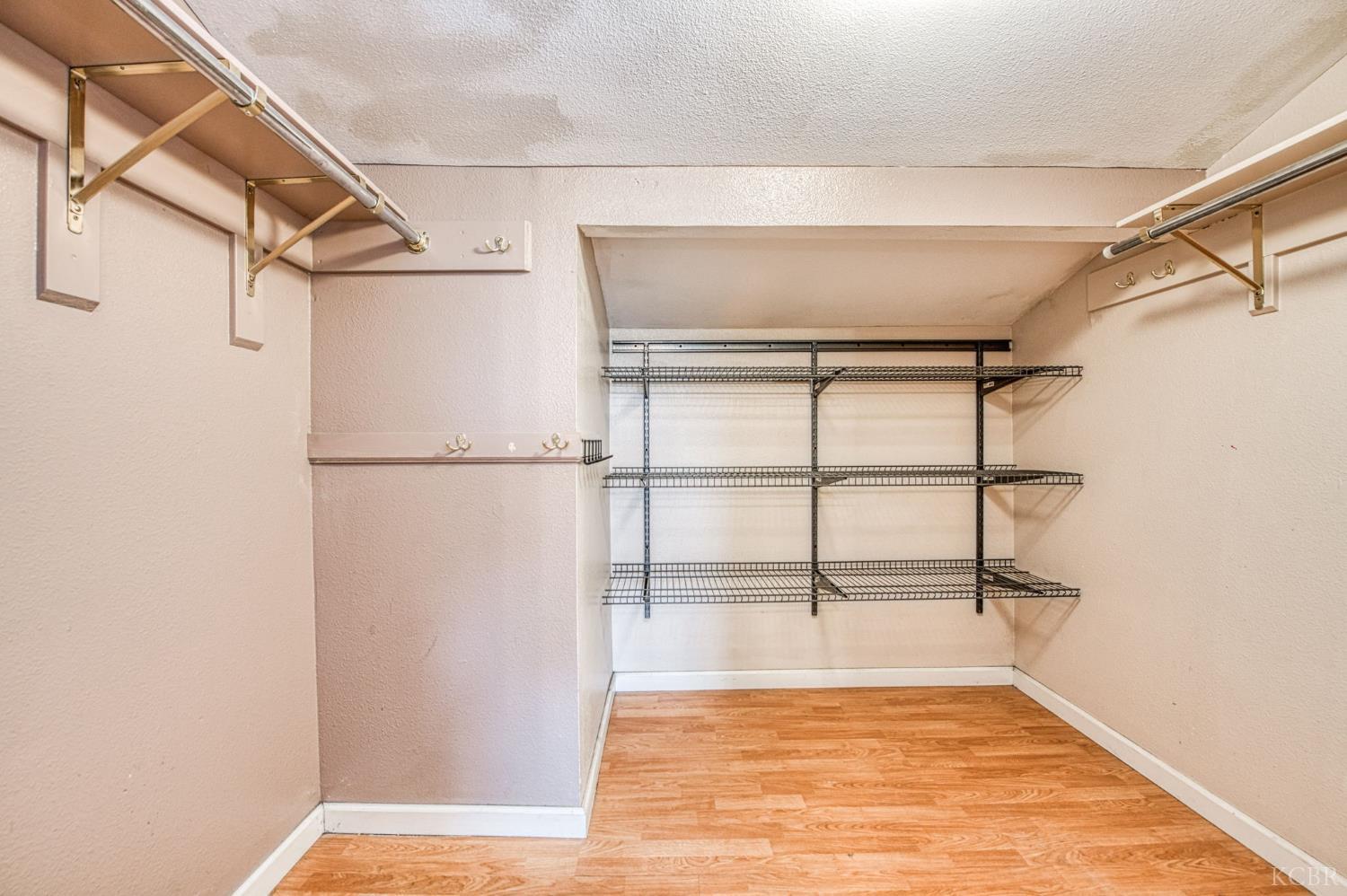 541 W Ashlan Ave, Clovis, CA 93612