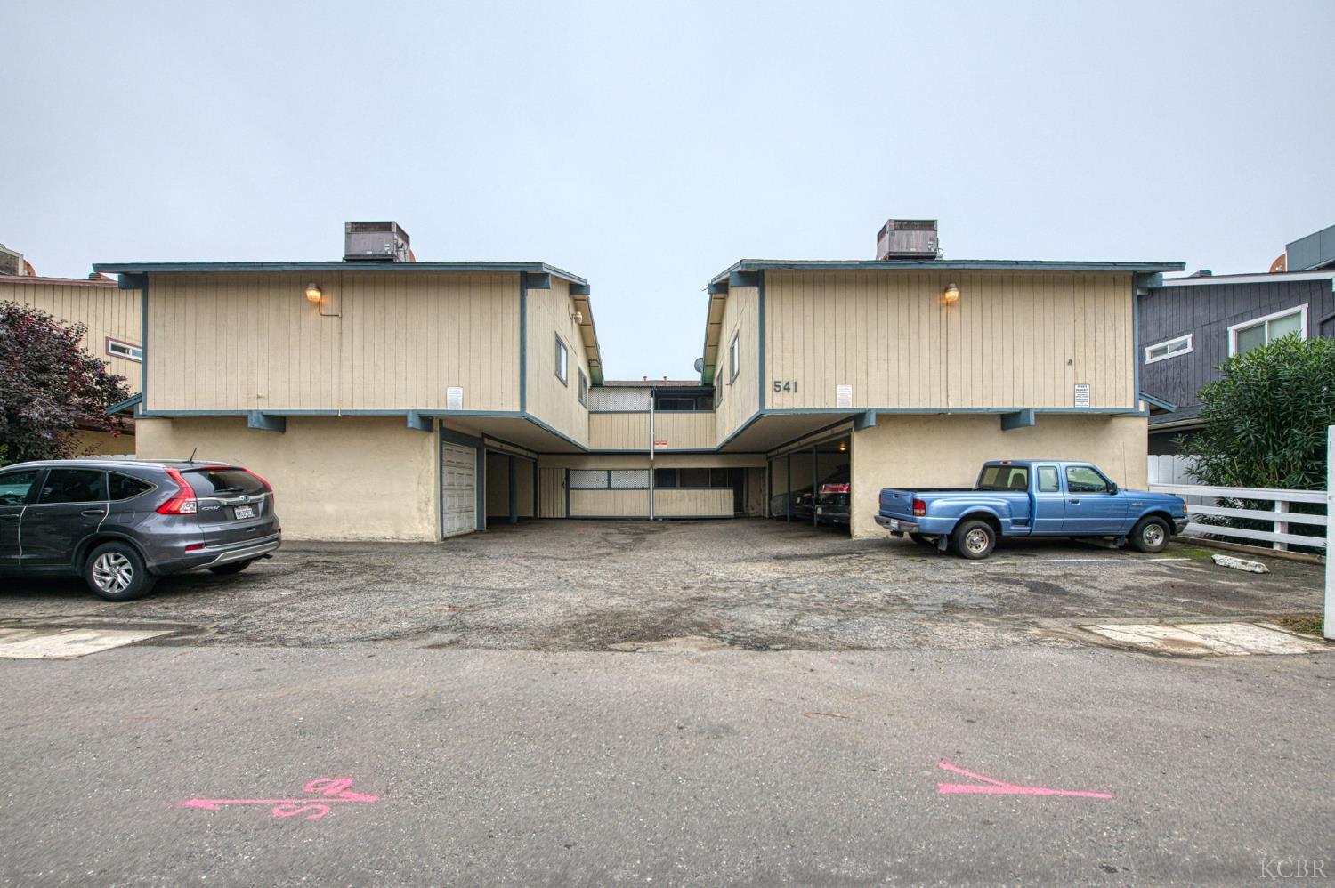 541 W Ashlan Ave, Clovis, CA 93612