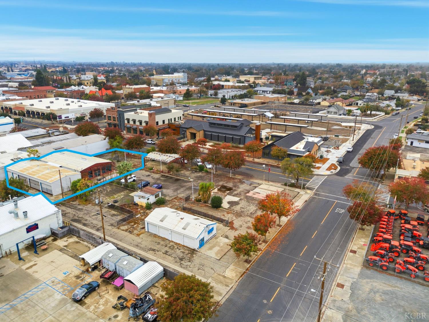 211 E 7th St, Hanford, CA 93230