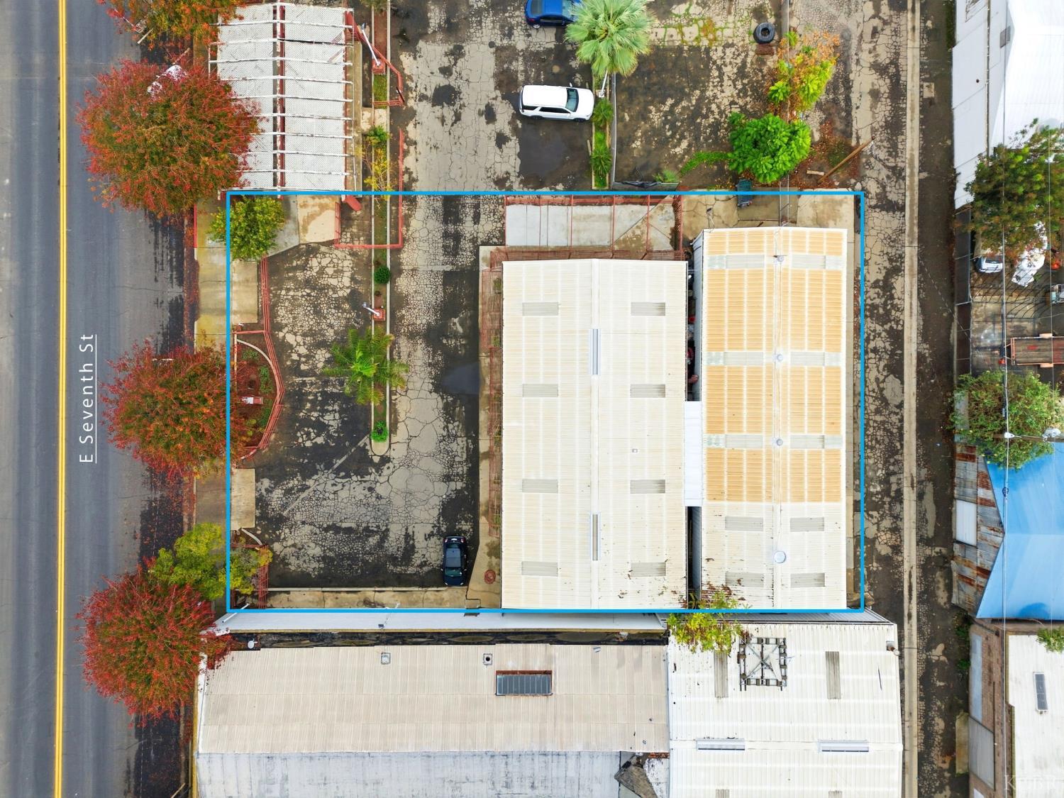 211 E 7th St, Hanford, CA 93230