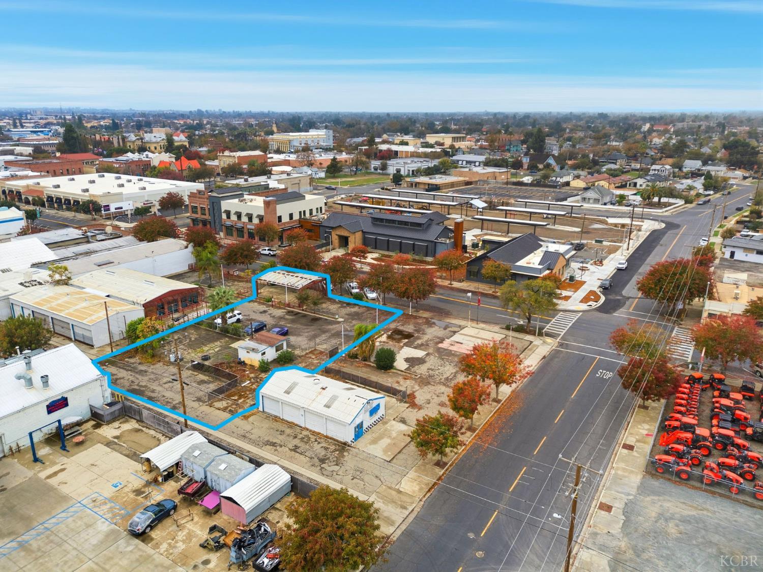 221 E 7th St, Hanford, CA 93230